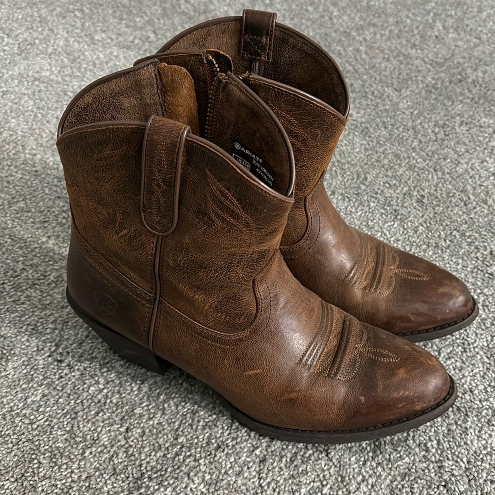 Ariat cowboy boots